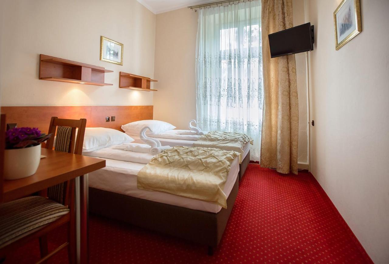 Hotel Zamek Chalupki Exterior photo