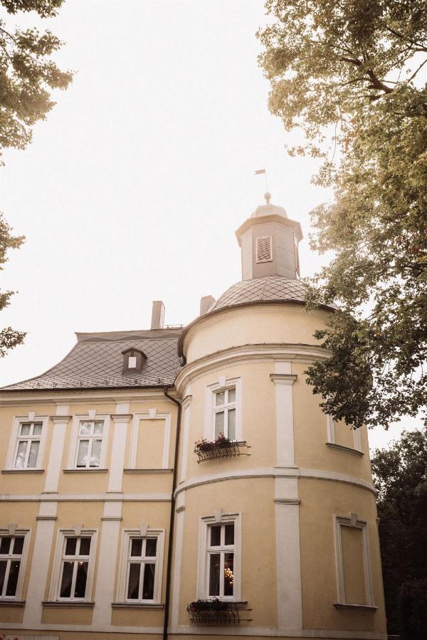 Hotel Zamek Chalupki Exterior photo